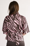 Bekka blus brun och rosa zebra