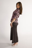 Bekka blus brun och rosa zebra