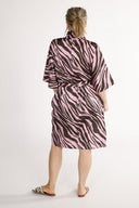 Cornelia klänning brun och rosa zebra