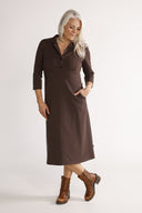 Kristine brun klänning