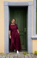 <h5><em>JUMPSUIT LAURA</em></h5><h2>Åter i lager</h2>