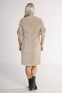 Petra beige velourklänning