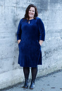 Trude marineblå babycord kjole