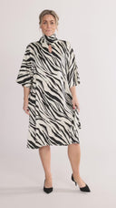 Cornelia klänning svart och vit zebra